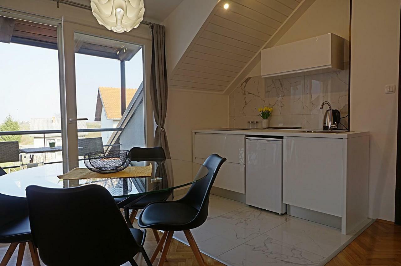 Apartman Studio Sonas 3 With Free Private Parking Karlovac Exterior foto