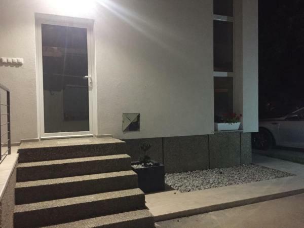 Apartman Studio Sonas 3 With Free Private Parking Karlovac Exterior foto